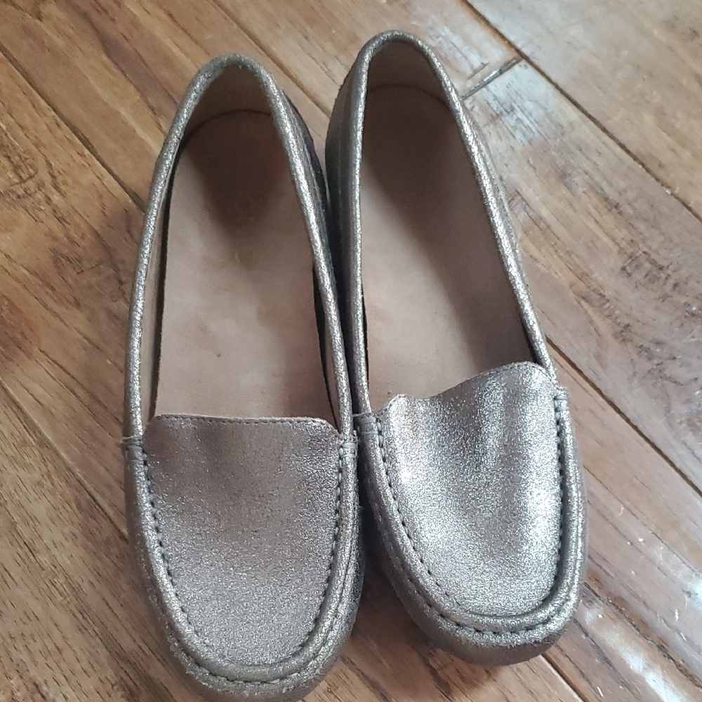 Vionic Debbie Metallic Wide Loafers